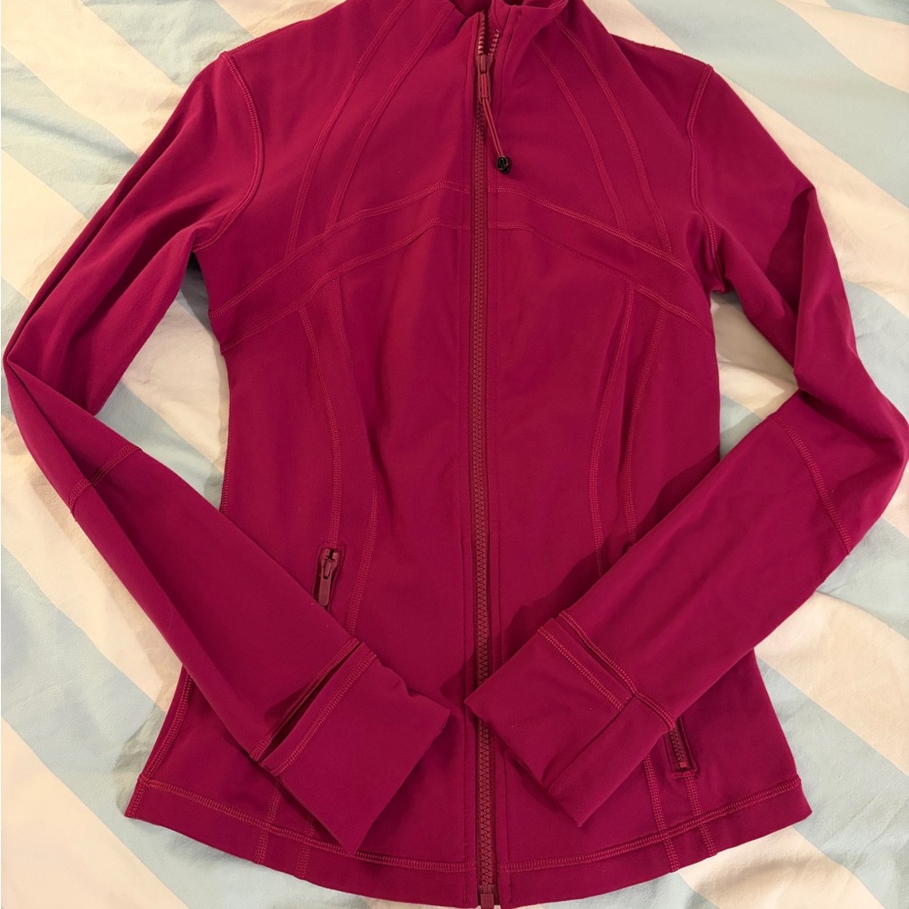 LULUEMON DEFINE JACKET – BERRY / MAGENTA – SIZE 6